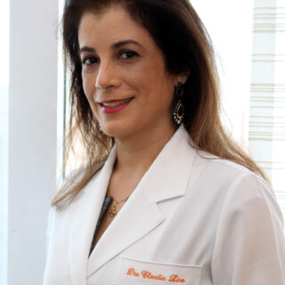 Dra. Claudia Lino Moraes
