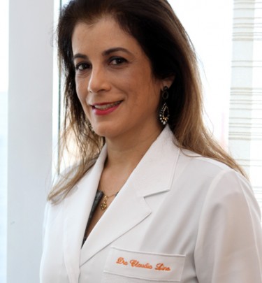 Dra. Claudia Lino Moraes, Médica Dermatologista